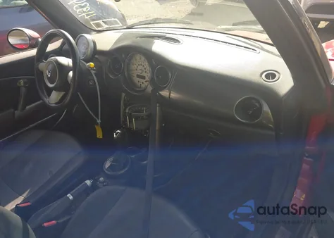 2006 Mini Cooper z USA, uszkodzony, nr VIN WMWRF33556TG13821